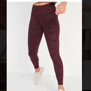 Old Navy 7/8 Length Elevate Legging